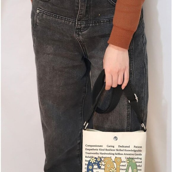 High-Quality Nursing Assistant Crossbody Bag - Effortless Style & Organization - Picture 4 of 6